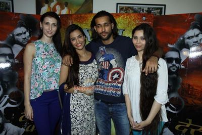 The lead star-cast at film 'Desi Kattey' press meet