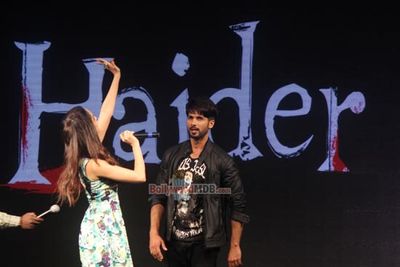Shahid Kapoor and Shraddha Kapoor at the launch of song Ek Aur Bismil from film 'Haider'