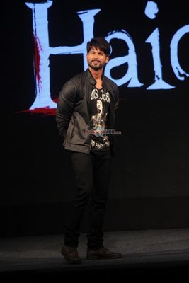 Shahid Kapoor and Shraddha Kapoor at the launch of song Ek Aur Bismil from film 'Haider'