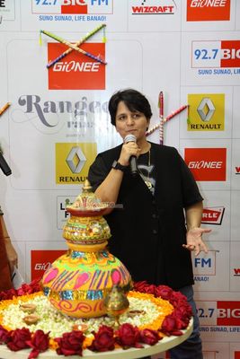 Singer Falguni Pathak speaks on forthcoming Navratri Festival 2014 at Big FM 92.7 Studios