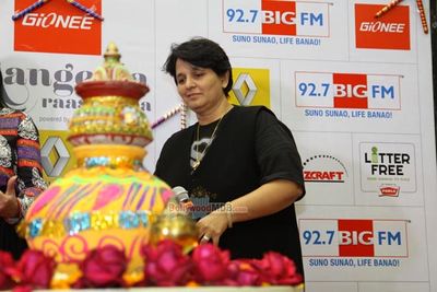Singer Falguni Pathak speaks on forthcoming Navratri Festival 2014 at Big FM 92.7 Studios