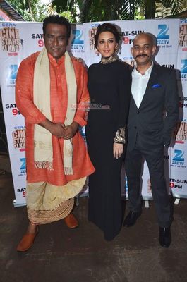Shahid Kapoor and Shraddha Kapoor promote film 'Haider' on India's Best Cine Stars Ki Khoj