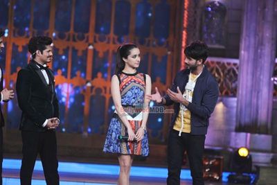 Shahid Kapoor and Shraddha Kapoor promote film 'Haider' on India's Best Cine Stars Ki Khoj