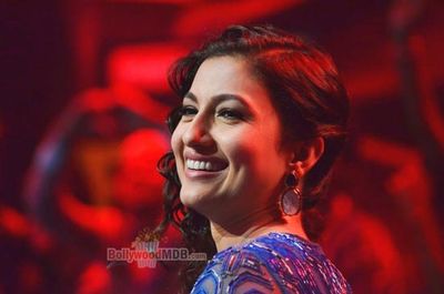 Shraddha Kapoor promotes film 'Haider' on TV show India's Raw Star