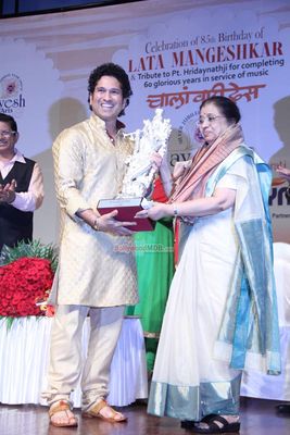Sachin Tendulkar felicitates singer Usha Mangeshkar on her 85th birthday celebrations