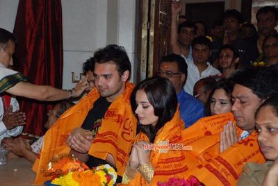 Mahakshay aka Mimoh and Evelyn Sharma snapped at Siddhivinayak Temple