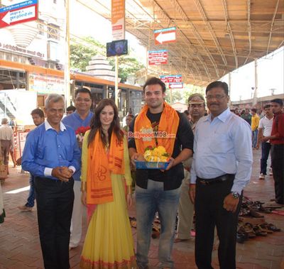 Mahakshay aka Mimoh and Evelyn Sharma snapped at Siddhivinayak Temple