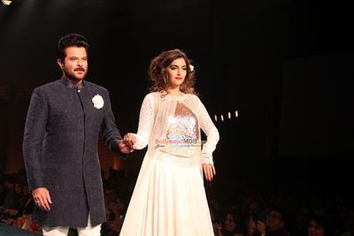 Amitabh Bachchan, Shatrughan Sinha, Sonakshi Sinha, among others Walk the Ramp At Shabana Azmi's Fashion Show 2015