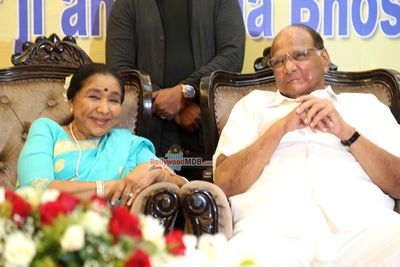 Asha Bhosle and Sharad Pawar's wax statues unveiled at MCA Lounge in Wankhede Stadium