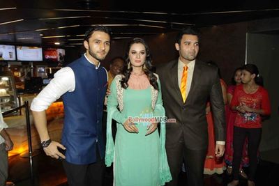 Evelyn Sharma and Mimoh Chakraborty at film 'Ishqedarriyaan' Music Launch