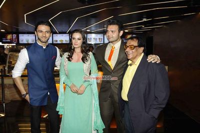 Evelyn Sharma and Mimoh Chakraborty at film 'Ishqedarriyaan' Music Launch