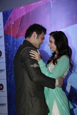 Evelyn Sharma and Mimoh Chakraborty at film 'Ishqedarriyaan' Music Launch