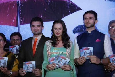 Evelyn Sharma and Mimoh Chakraborty at film 'Ishqedarriyaan' Music Launch