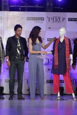 Deepika Padukone, Irrfan Khan, Shoojit Sircar at the showcase of Melange by Lifestyle's 'Piku' inspired ethnic collection
