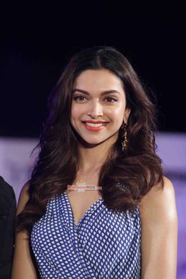 Deepika Padukone, Irrfan Khan, Shoojit Sircar at the showcase of Melange by Lifestyle's 'Piku' inspired ethnic collection
