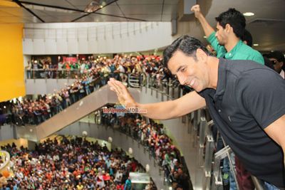 Akshay Kumar and Siddharth Malhotra promote film 'Brothers'