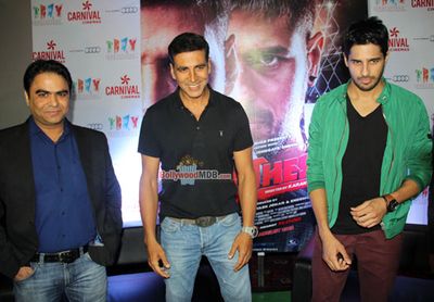 Akshay Kumar and Siddharth Malhotra promote film 'Brothers'