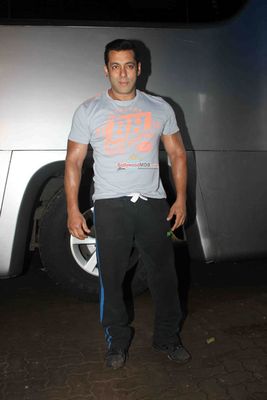 Salman Khan at Rs 300 Crore Success Celebration Press Meet of 'Bajrangi Bhaijaan'