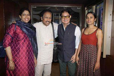 Vinay Pathak, Tannishtha Chatterjee, Siddharth Jadhav at film 'Gour Hari Dastaan - The Freedom File' Book Launch