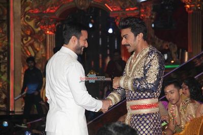 Saif Ali Khan & Katrina Kaif Promote Film 'Phantom' On The Sets Of 'Jhalak Dikhhla Jaa'