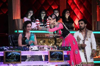 Saif Ali Khan & Katrina Kaif Promote Film 'Phantom' On The Sets Of 'Jhalak Dikhhla Jaa'