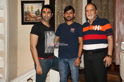 Vedita Pratap Singh, Jassi Kaur, Govind Namdeo at film 'JD' song shoot sets