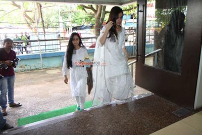 Bollywood Celebs at prayer meet of Shraddha Kapoor's maternal grand father