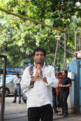 Bollywood Celebs at prayer meet of Shraddha Kapoor's maternal grand father