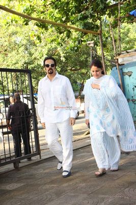 Bollywood Celebs at prayer meet of Shraddha Kapoor's maternal grand father