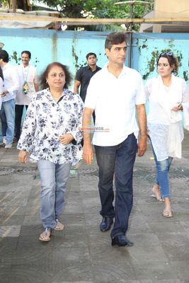 Bollywood Celebs at prayer meet of Shraddha Kapoor's maternal grand father