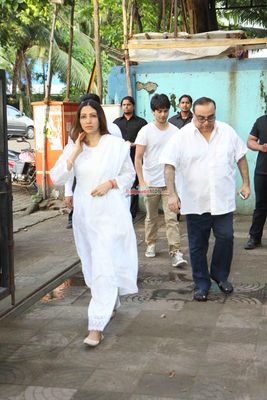 Bollywood Celebs at prayer meet of Shraddha Kapoor's maternal grand father
