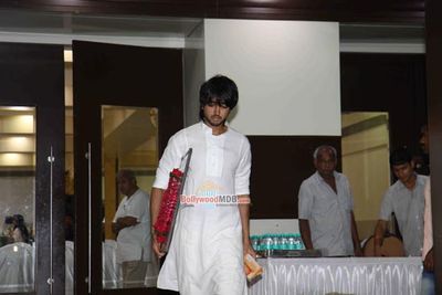 Bollywood Celebs at prayer meet of Shraddha Kapoor's maternal grand father