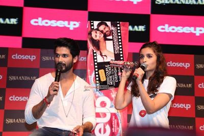 Alia Bhatt and Shahid Kapoor at Close Up First Move Party for film 'Shaandaar' promotions