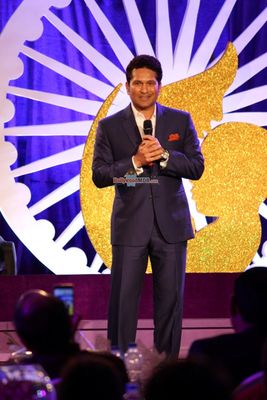 Sachin Tendulkar and A. R. Rahman at the felicitation of mothers for their sacrifice by Naturals Beauty and Salon