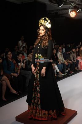 Ileana D'Cruz showstopper for Jabong presents Sangria show at LFW Winter Festive 2015