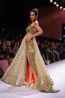 Malaika Arora Khan walks the ramp for designer Arpita Mehta show at LFW Winter Festive 2015