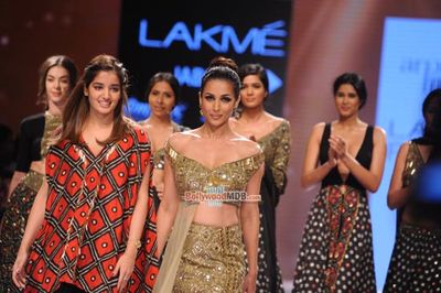 Malaika Arora Khan walks the ramp for designer Arpita Mehta show at LFW Winter Festive 2015