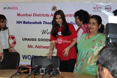 Aishwarya Rai Bachchan visits Cooper Hospital on World Aids Day