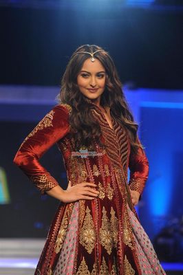 Sonakshi Sinha walks the ramp as Showstopper for Designer JJ Valaya