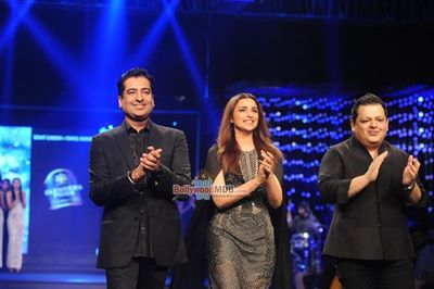 Parineeti Chopra Showstopper for designers Rohit Gandhi and Rahul Khanna at Blenders Pride Fashion Tour 2015