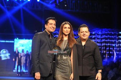 Parineeti Chopra Showstopper for designers Rohit Gandhi and Rahul Khanna at Blenders Pride Fashion Tour 2015
