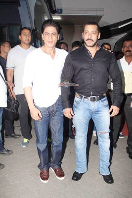 Shah Rukh Khan and Salman Khan snapped at the promo shoot of Bigg Boss Season 9
