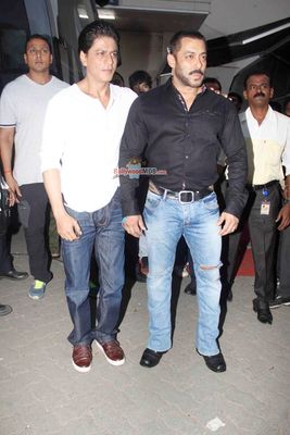 Shah Rukh Khan and Salman Khan snapped at the promo shoot of Bigg Boss Season 9