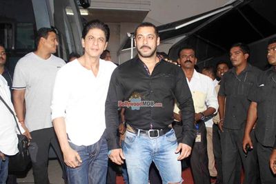 Shah Rukh Khan and Salman Khan snapped at the promo shoot of Bigg Boss Season 9