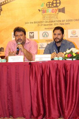 Tigmanshu Dhulia & Nagesh Kukunoor At Smile International Film Festival For Childerns & Youth