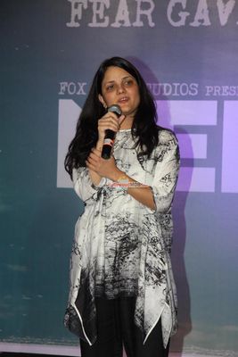 Sonam Kapoor with brothers of Neerja Bhanot, Aneesh and Akhil Bhanot at film 'Neerja' trailer launch