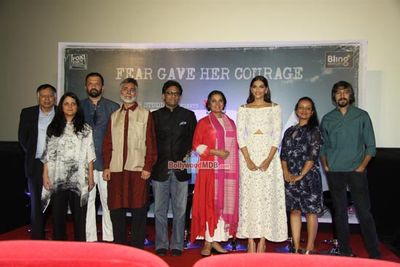 Sonam Kapoor with brothers of Neerja Bhanot, Aneesh and Akhil Bhanot at film 'Neerja' trailer launch