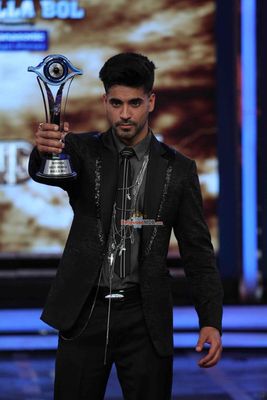 Gautam Gulati declared the winner of the Hit Show - Bigg Boss Season 8!