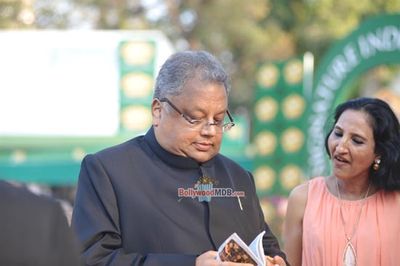 Kangana Ranaut with Dr. Vijay Mallya at the McDowell Signature Indian Derby