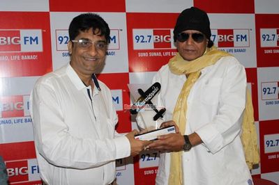 Mithun Chakraborty felicitated the Big 'Hawaizaada' Heroes at Big FM Studio
